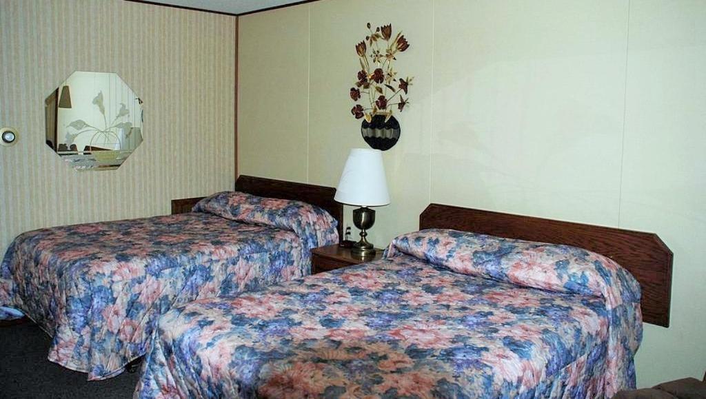 Budget Inn - Long Prairie image 10