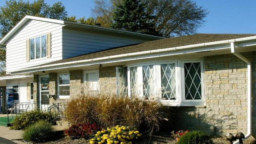 Budget Inn - Long Prairie image 13